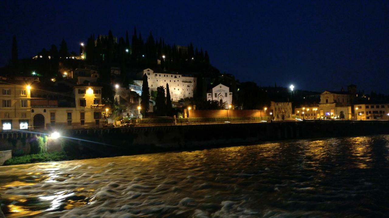 Appartamento Al Teatro Romano Verona Exterior foto
